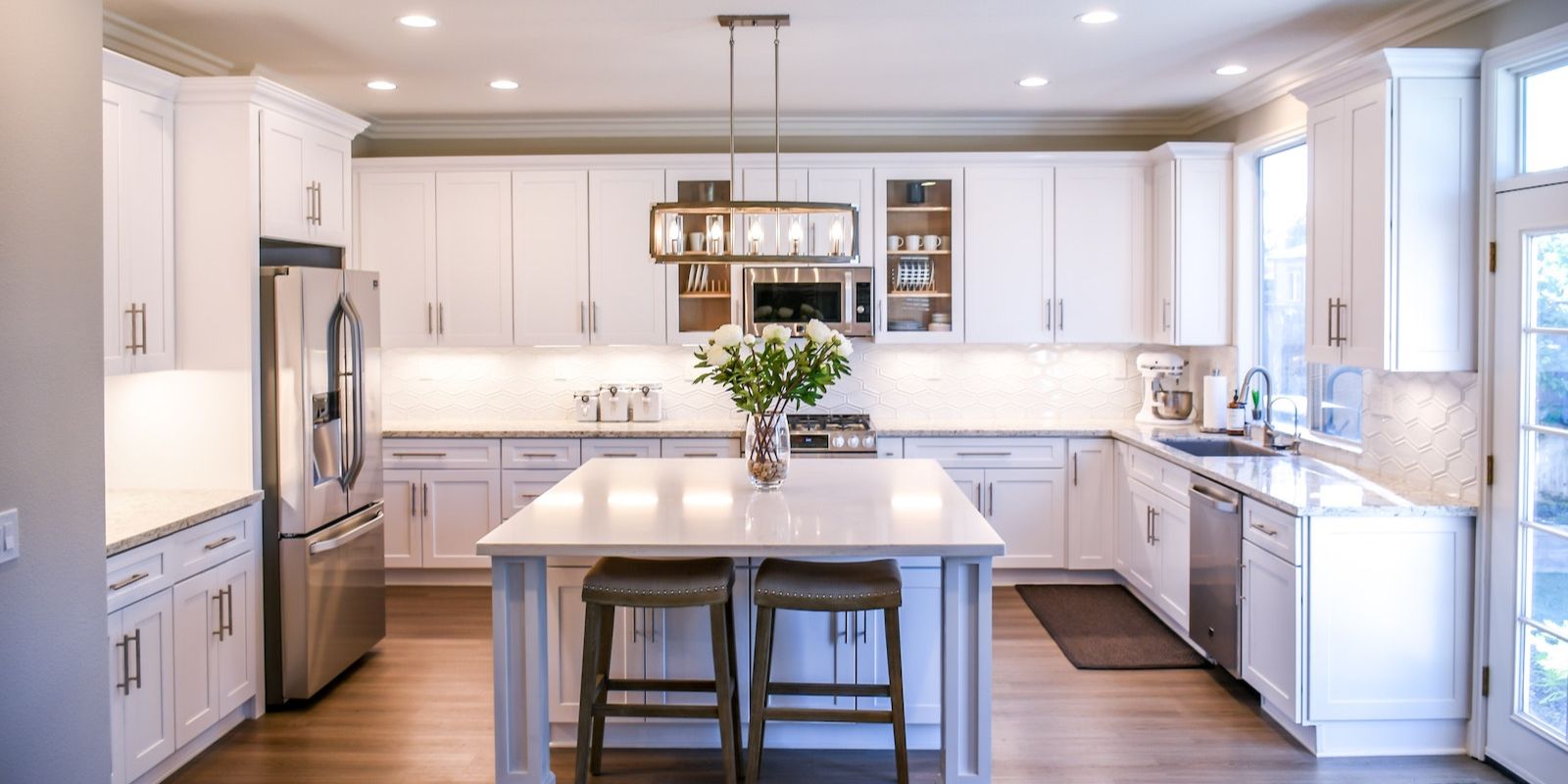 Handyman Services. Any job, big or small. Hassle-free experience. Affordable prices.